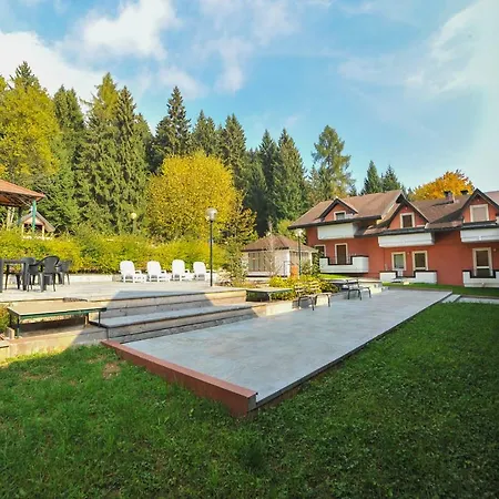 Apartment Ai Pini Roana