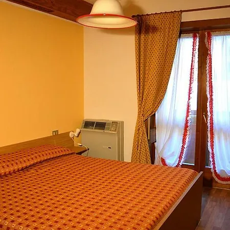 Ai Pini Apartment